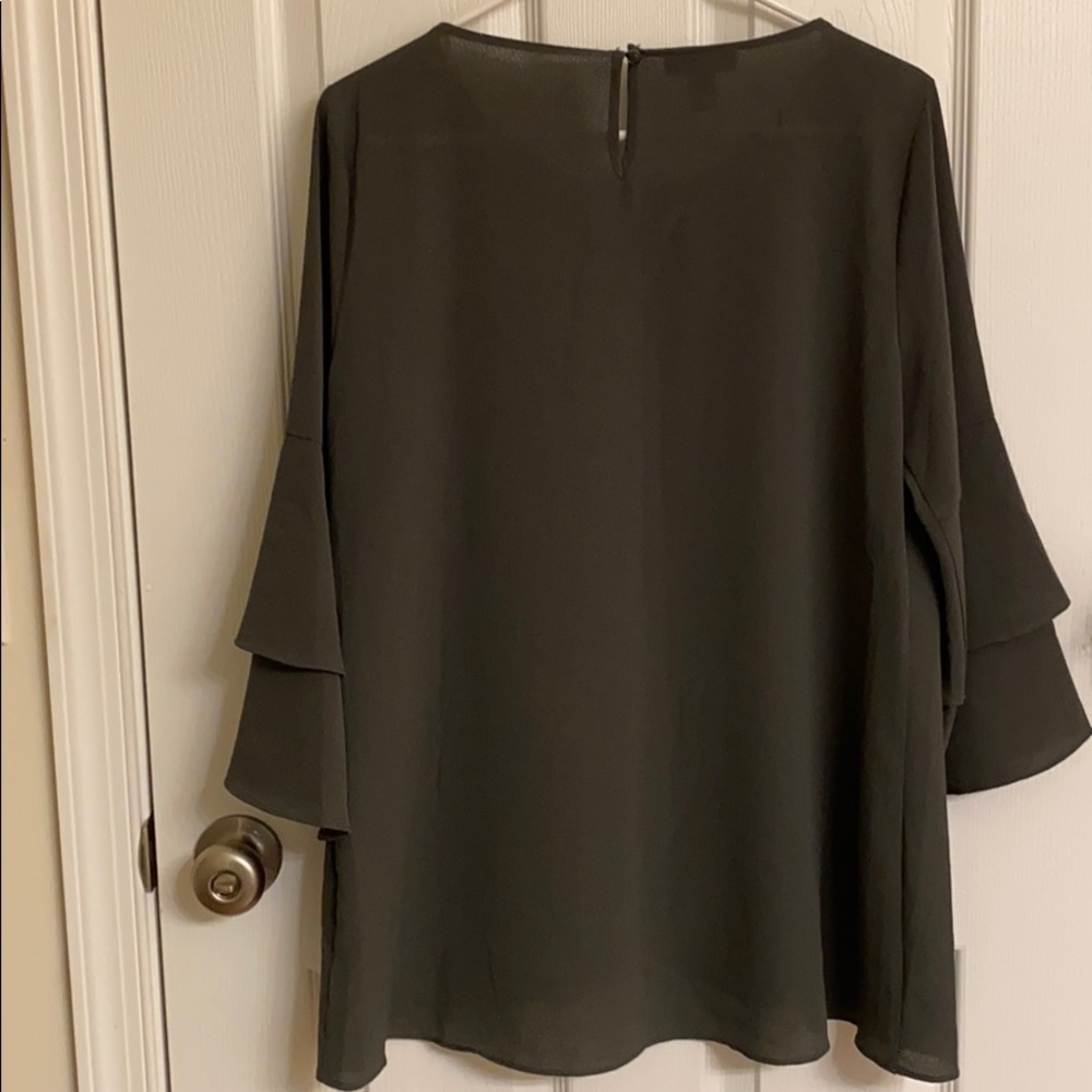Alyx Olive Green Lightweight Blouse Flowy Sleeves HiLo Hem Polyester-Blend Large - Picture 2 of 10
